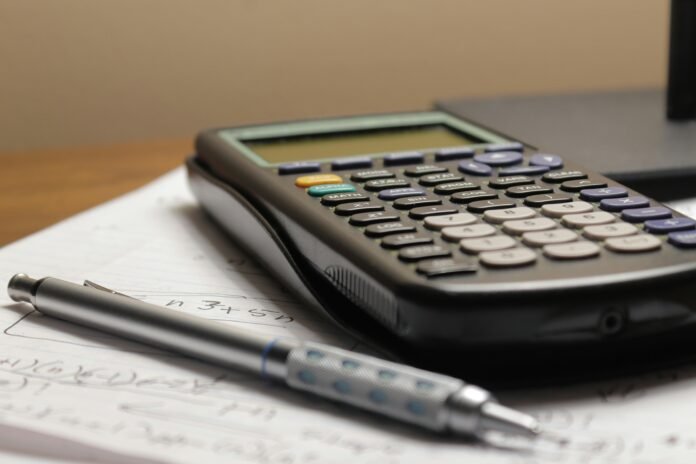 aaron-lefler-Vs6ip7fsld8-unsplash GPA calculator