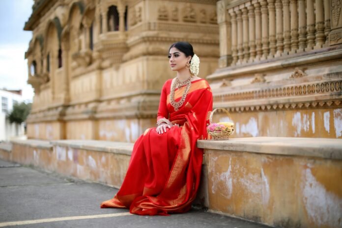 inesh-thamotharampillai-6XZWrSBo5o4-unsplash saree draping